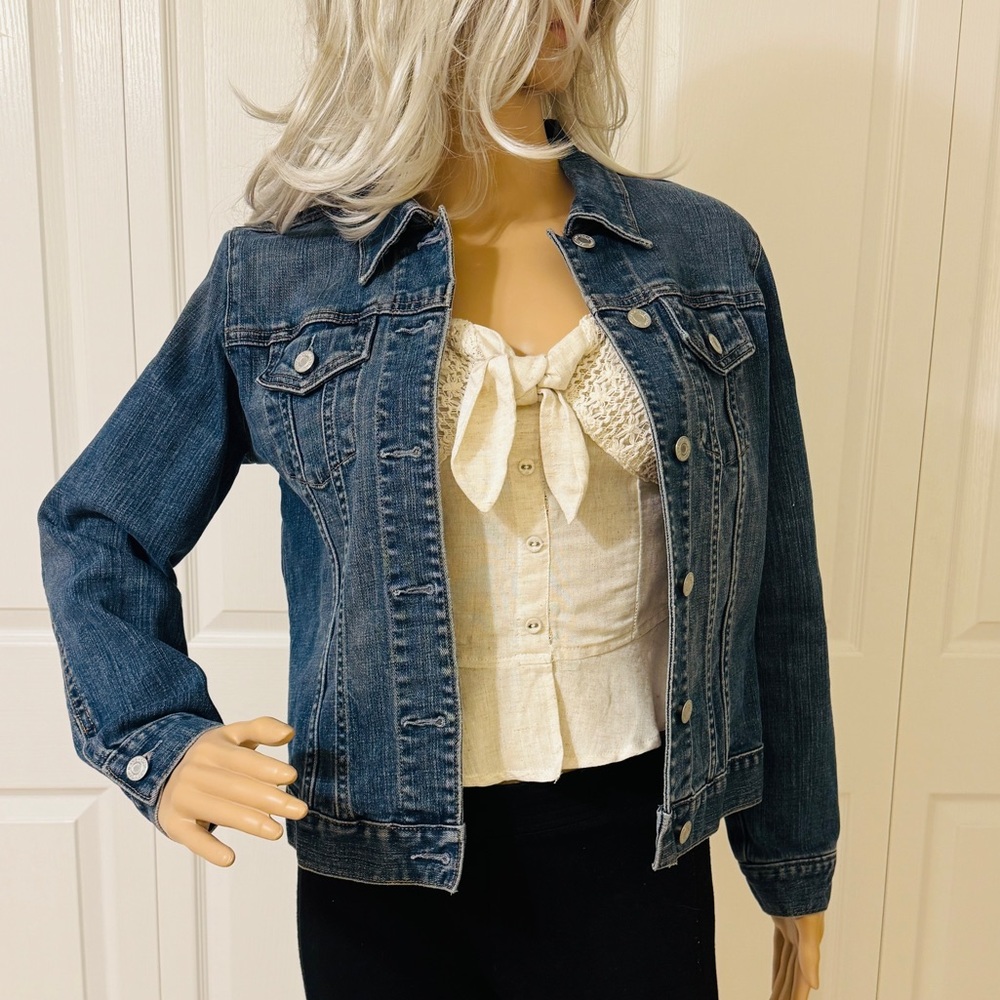 The Gap Light Blue Stretch Jean Jacket Sz Medium - Picture 13 of 14